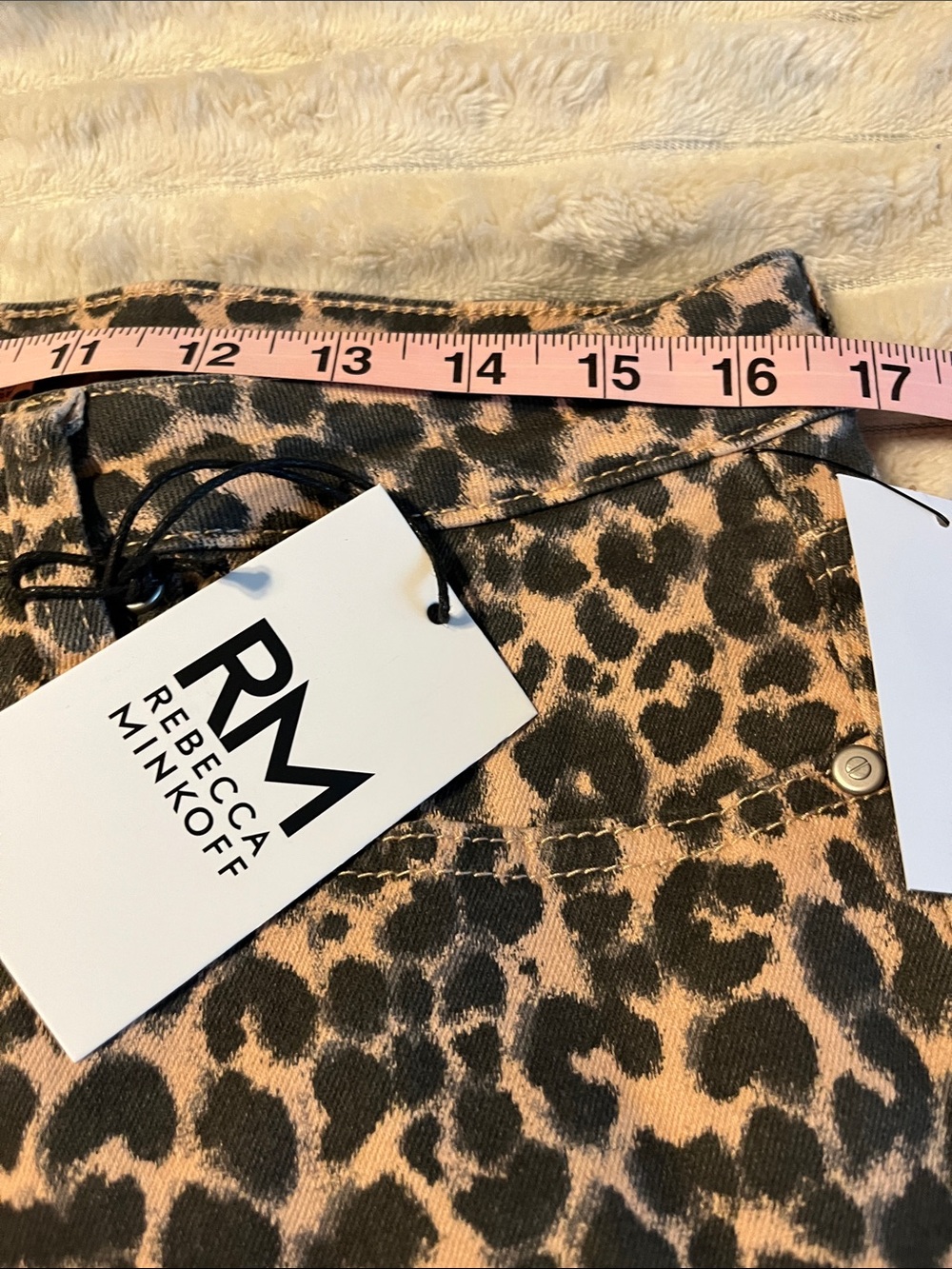 Rebecca Minkoff Leopard Print High Rise Wide-Leg Jeans Beige/Black NWT 12 - Picture 5 of 11